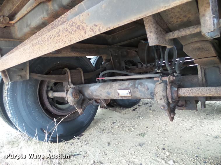 image for item DB5493 1996 Utility Trailers dry van trailer