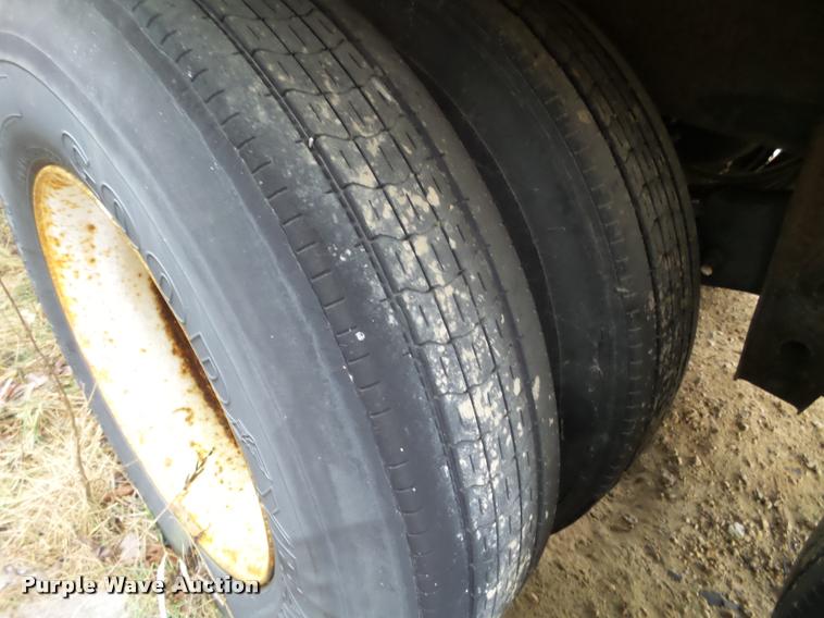 image for item DB5493 1996 Utility Trailers dry van trailer