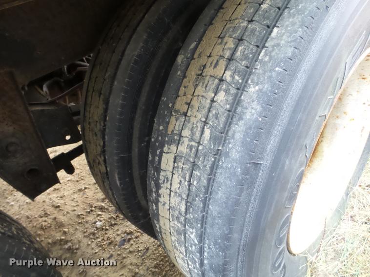 image for item DB5493 1996 Utility Trailers dry van trailer