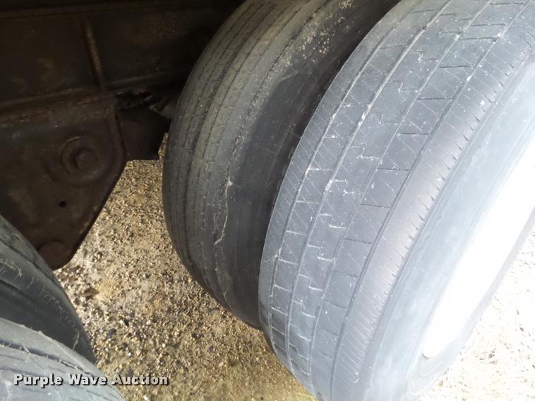 image for item DB5494 1994 Fruehauf dry van trailer