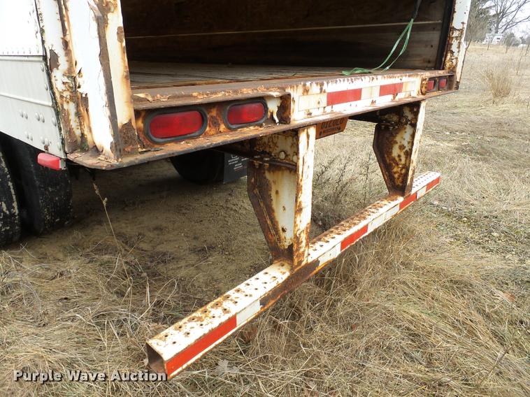 image for item DB5495 1997 Fruehauf dry van trailer