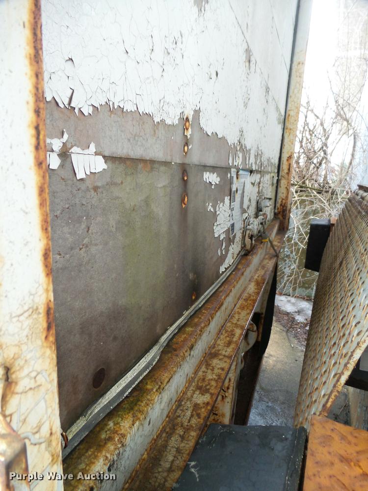 image for item DB5497 1984 Fruehauf dry van trailer