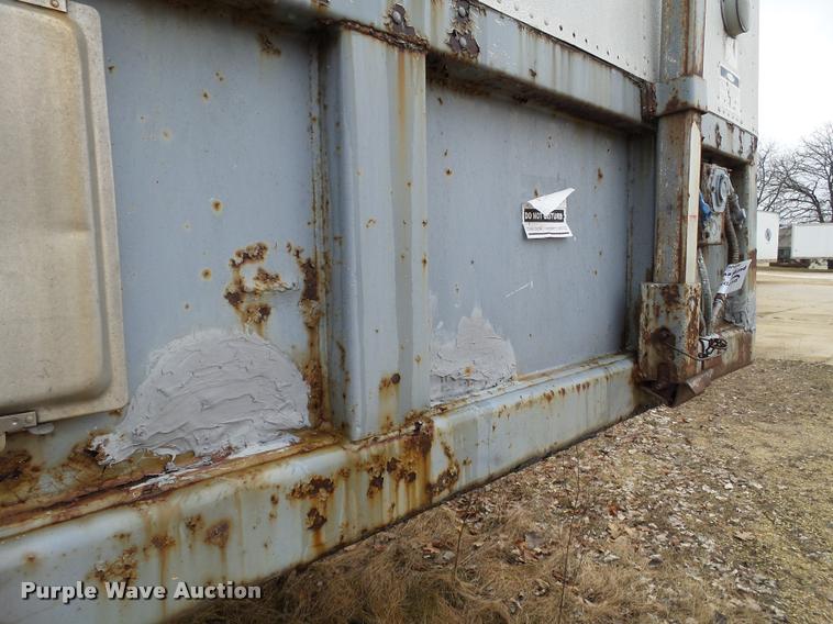 image for item DB5497 1984 Fruehauf dry van trailer