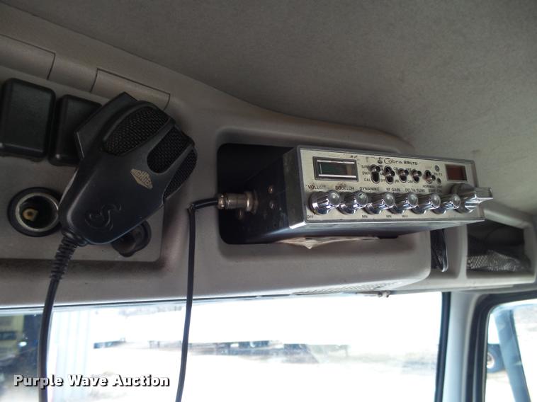 image for item DB5499 2008 Volvo VNL semi truck