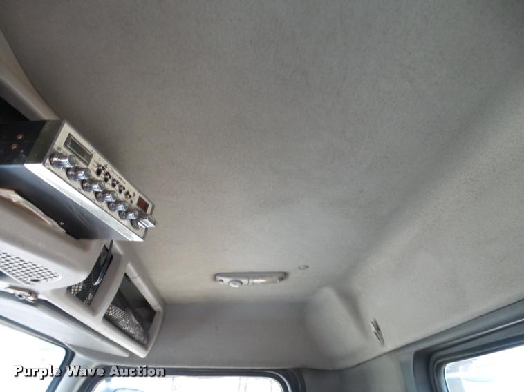 image for item DB5499 2008 Volvo VNL semi truck