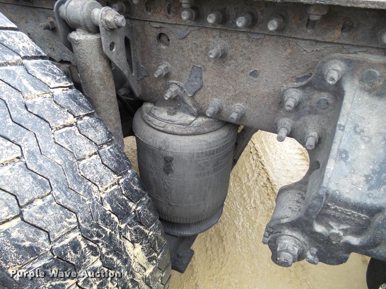 image for item DB5499 2008 Volvo VNL semi truck