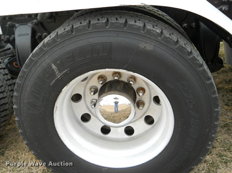 image for item F1572 2009 Freightliner Cascadia semi truck