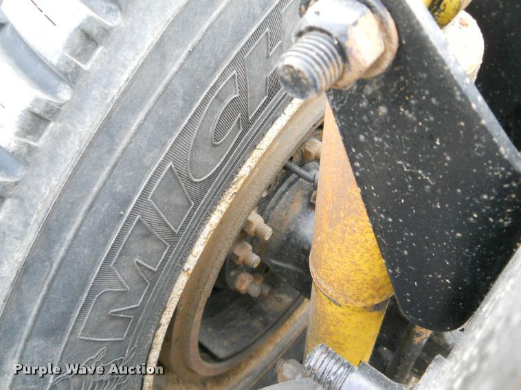 image for item F1572 2009 Freightliner Cascadia semi truck