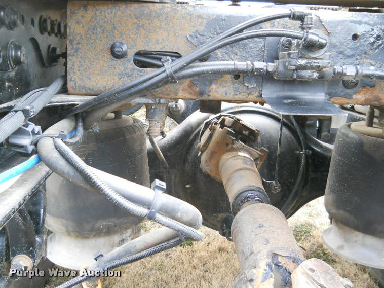 image for item F1572 2009 Freightliner Cascadia semi truck