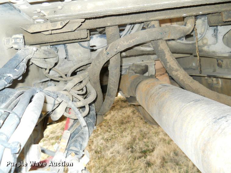 image for item F1572 2009 Freightliner Cascadia semi truck