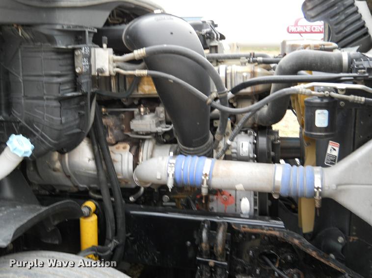 image for item F1572 2009 Freightliner Cascadia semi truck