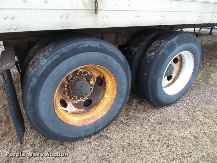 image for item K6166 1994 Fruehauf dry van trailer