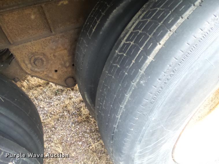 image for item K6166 1994 Fruehauf dry van trailer