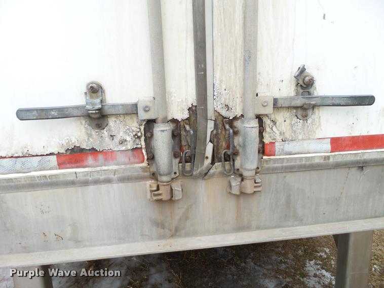 image for item K6167 2000 Utility dry van trailer