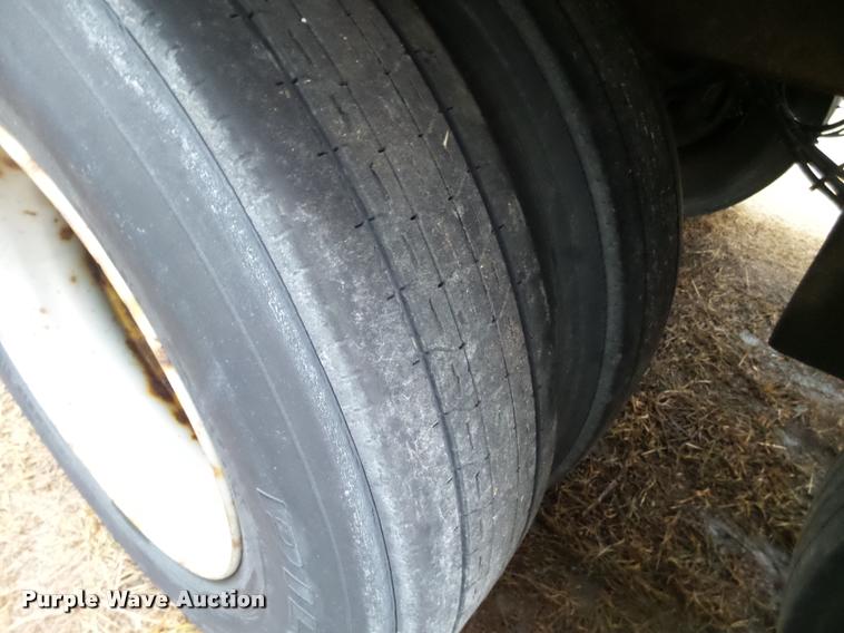 image for item K6167 2000 Utility dry van trailer