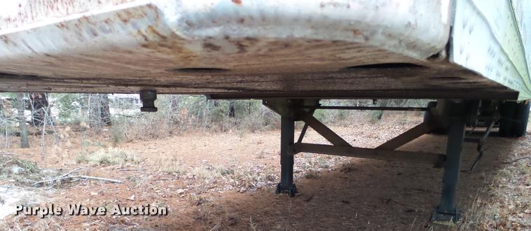 image for item K6168 1997 Fruehauf dry van trailer