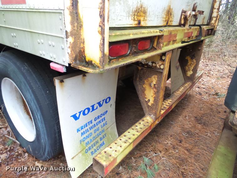 image for item K6168 1997 Fruehauf dry van trailer