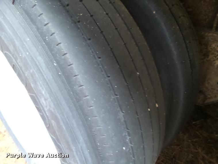 image for item K6168 1997 Fruehauf dry van trailer