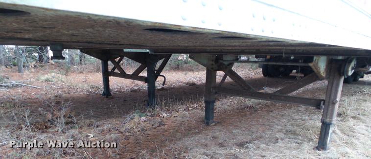 image for item K6169 1997 Fruehauf dry van trailer