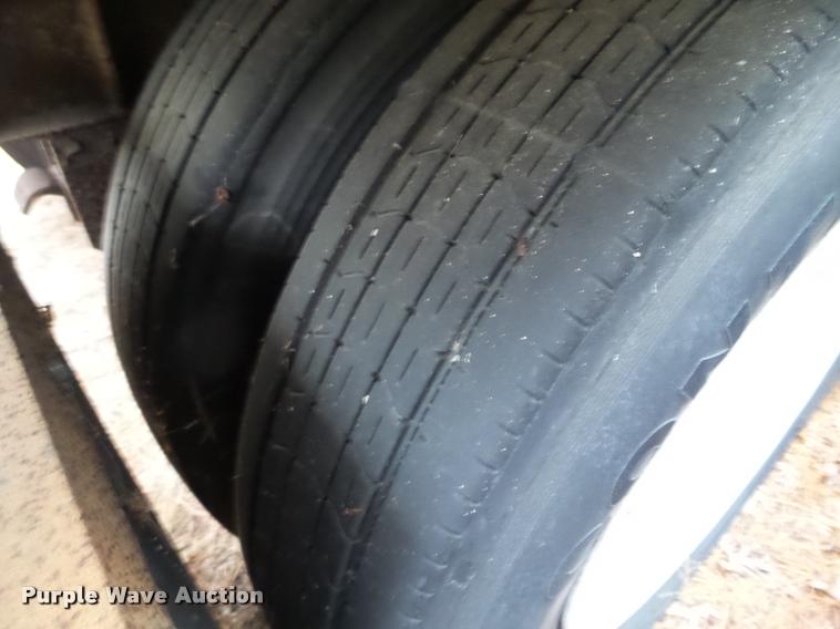 image for item K6169 1997 Fruehauf dry van trailer