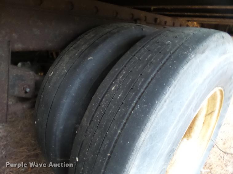 image for item K6170 1996 Utility dry van trailer