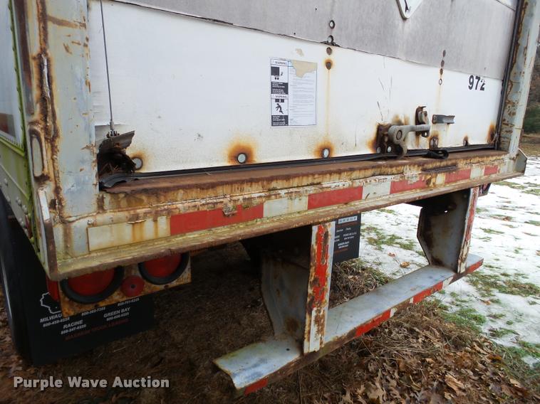 image for item K6171 1989 Fruehauf dry van trailer