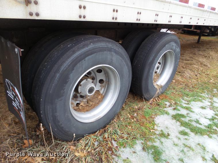 image for item K6171 1989 Fruehauf dry van trailer