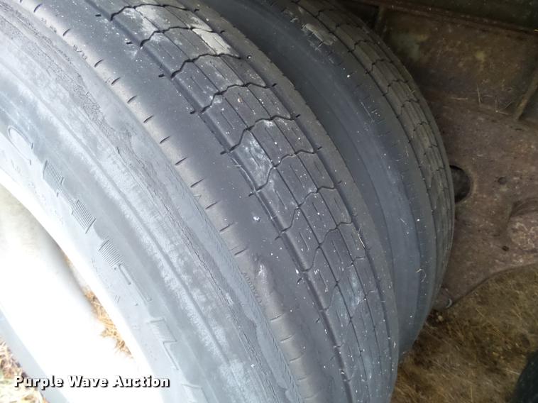 image for item K6171 1989 Fruehauf dry van trailer