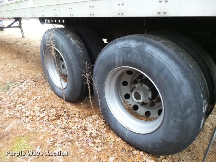 image for item K6171 1989 Fruehauf dry van trailer