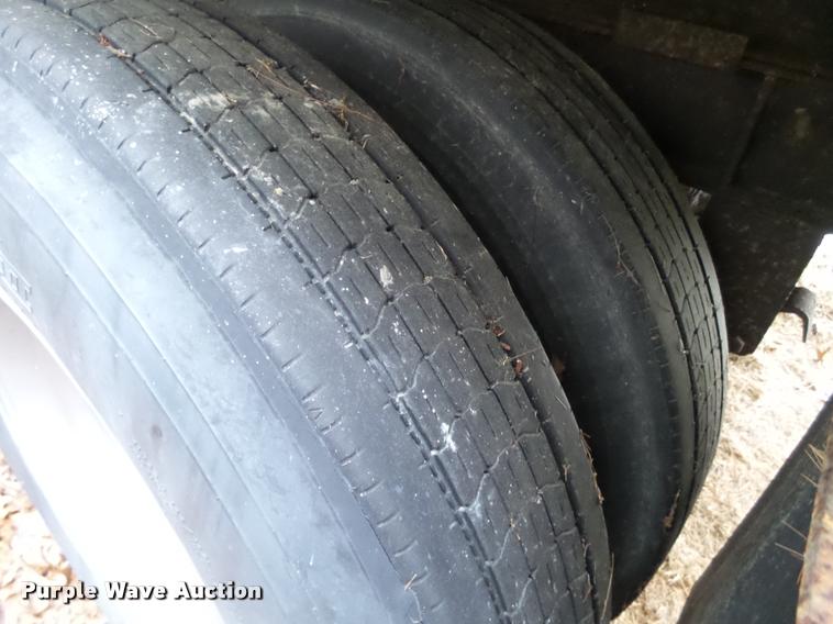 image for item K6171 1989 Fruehauf dry van trailer