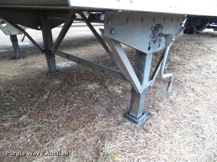 image for item K6172 2009 Stoughton dry van trailer