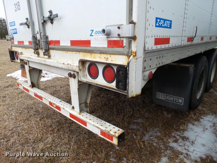 image for item K6172 2009 Stoughton dry van trailer