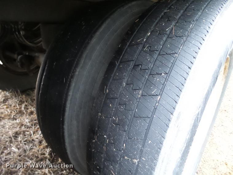 image for item K6172 2009 Stoughton dry van trailer