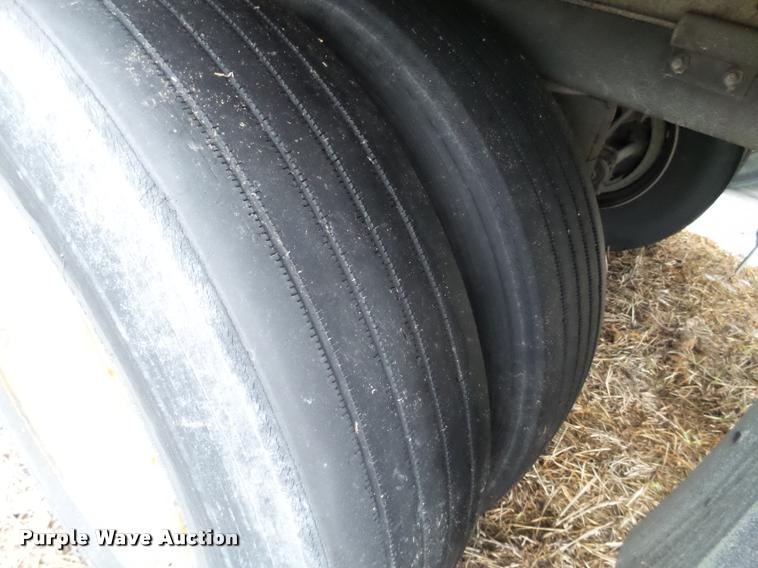 image for item K6172 2009 Stoughton dry van trailer