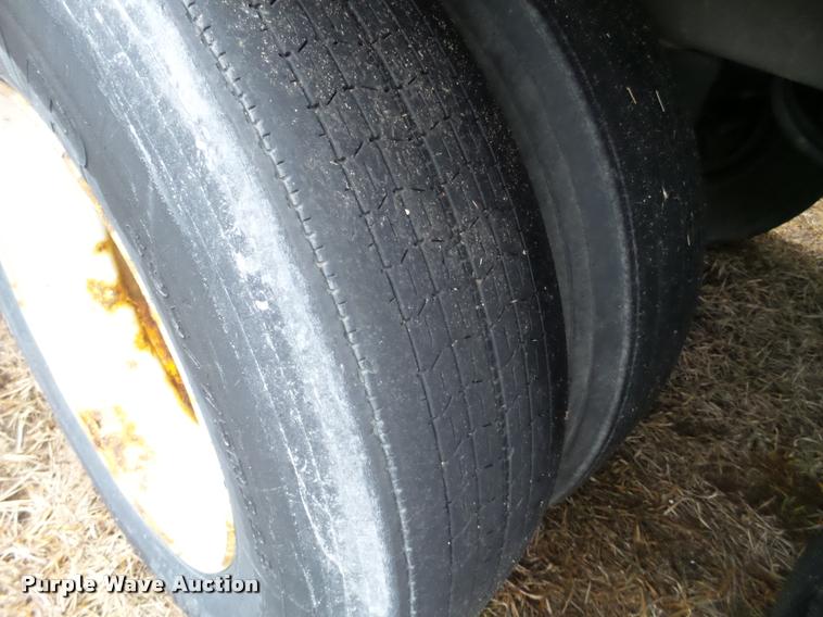 image for item K6172 2009 Stoughton dry van trailer