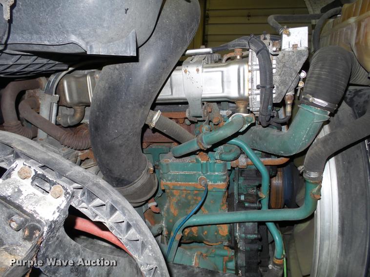 image for item K6173 2007 Volvo VNL semi truck