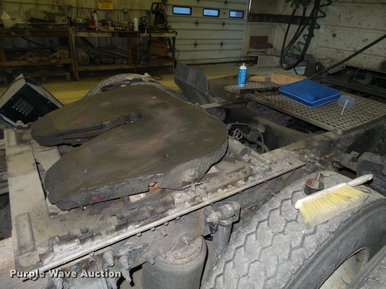 image for item K6173 2007 Volvo VNL semi truck