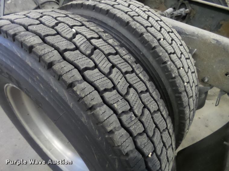 image for item K6173 2007 Volvo VNL semi truck