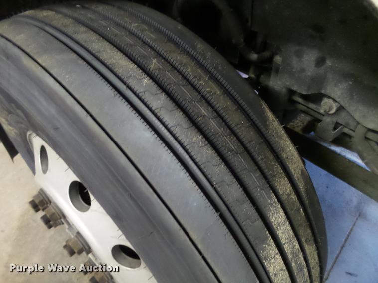 image for item K6173 2007 Volvo VNL semi truck