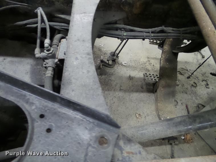 image for item K6174 2005 Volvo VNL semi truck