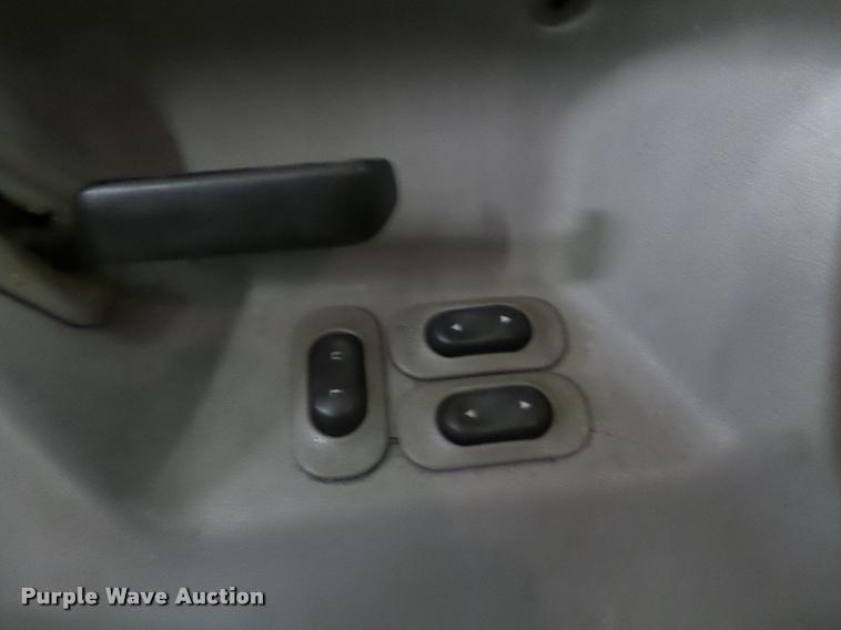 image for item K6175 1997 Ford AT9513 Aeromax 113 semi truck