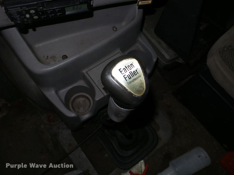 image for item K6175 1997 Ford AT9513 Aeromax 113 semi truck