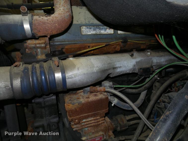 image for item K6175 1997 Ford AT9513 Aeromax 113 semi truck