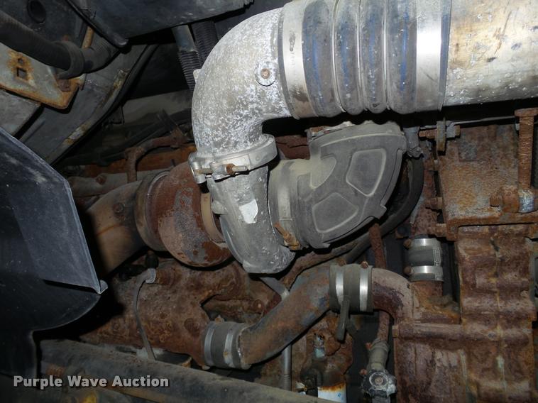 image for item K6175 1997 Ford AT9513 Aeromax 113 semi truck