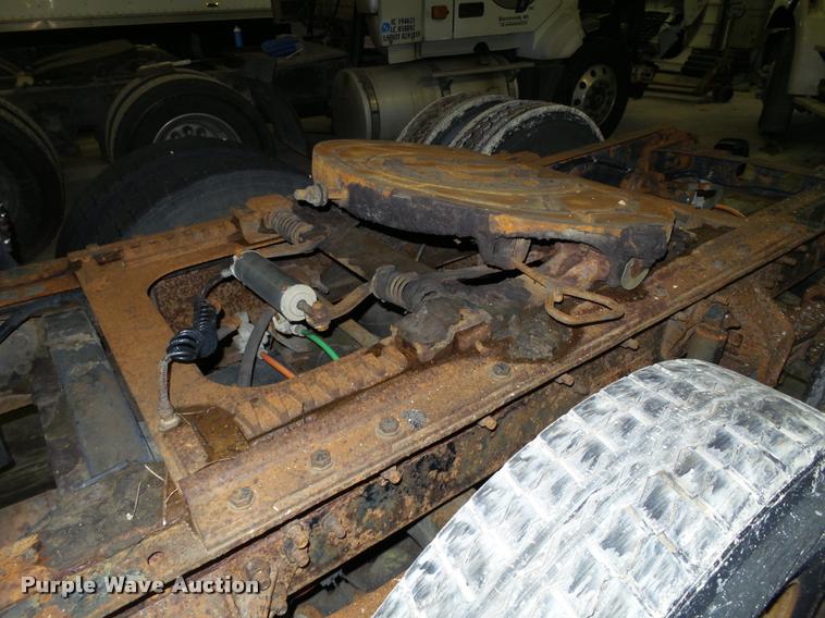 image for item K6175 1997 Ford AT9513 Aeromax 113 semi truck