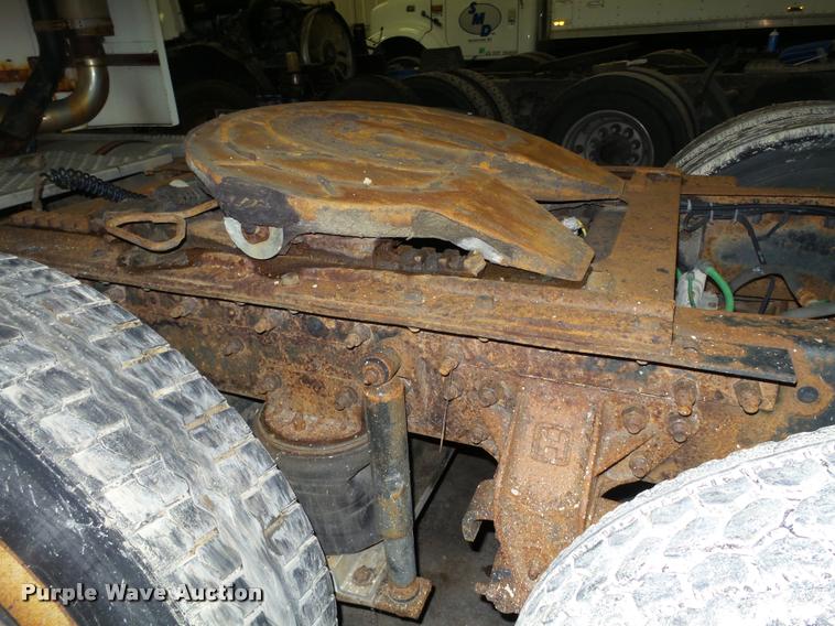 image for item K6175 1997 Ford AT9513 Aeromax 113 semi truck