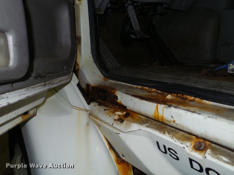 image for item K6175 1997 Ford AT9513 Aeromax 113 semi truck