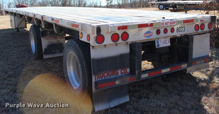 image for item L3018 2006 Utility FS2CHA flatbed trailer