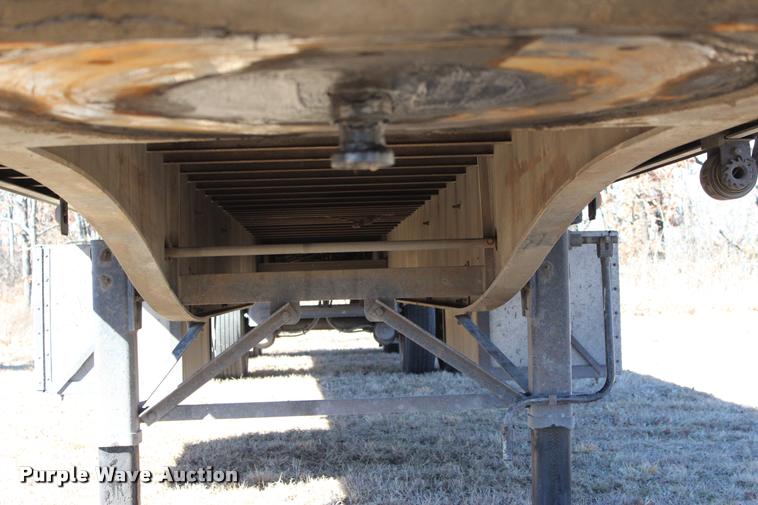 image for item L3018 2006 Utility FS2CHA flatbed trailer