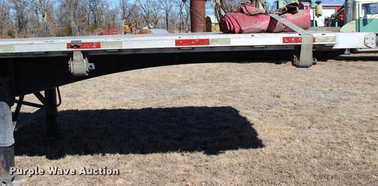 image for item L3018 2006 Utility FS2CHA flatbed trailer